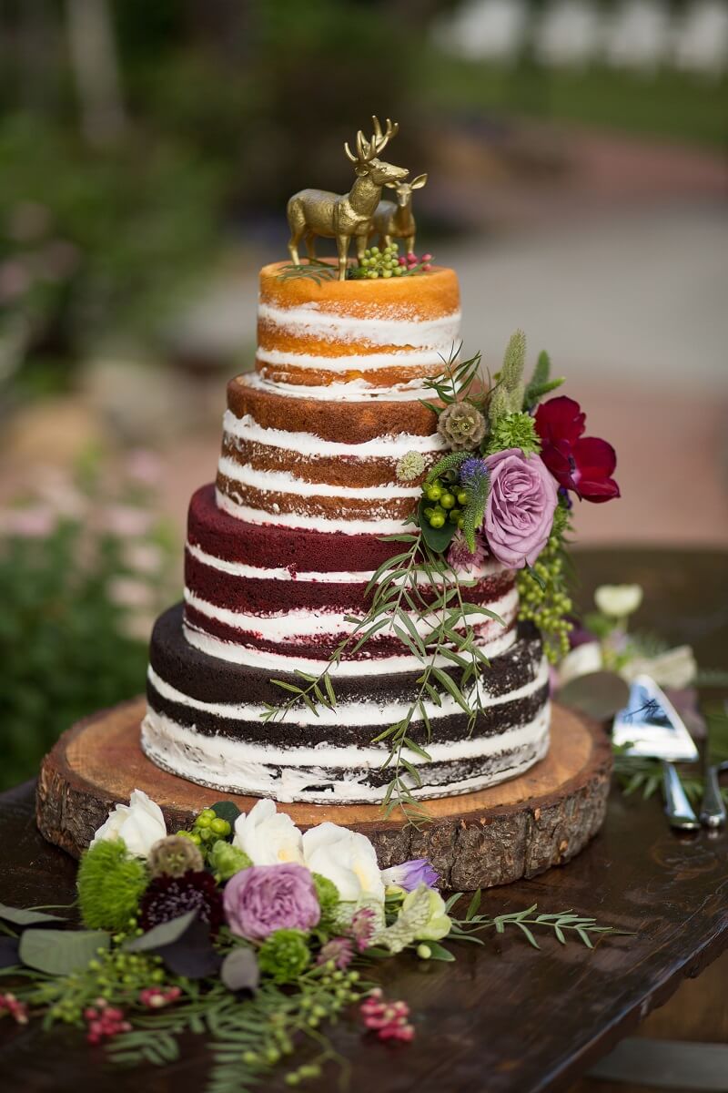 Waldhochzeit Hochzeitstorte Nake Cake bunt