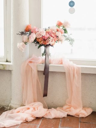 Apricot Brautstrauß mit Rosen