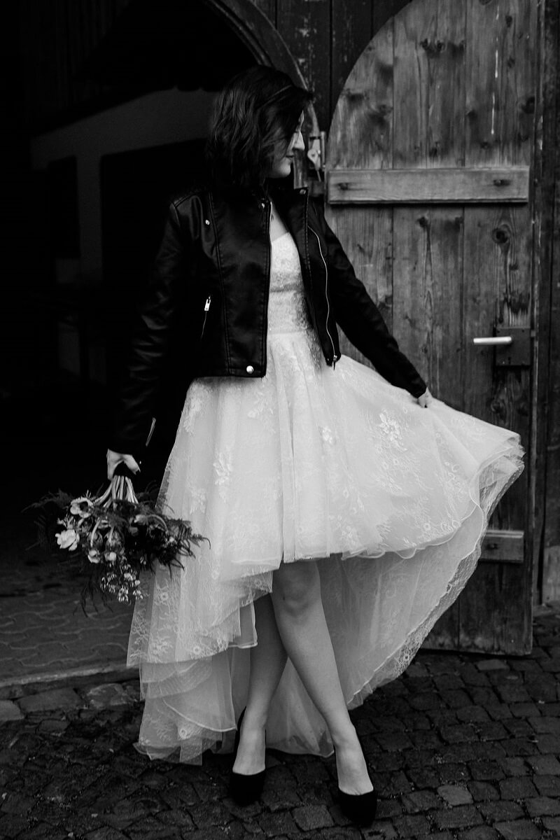 Authentische Rocker: Hochzeit in Schwarz-Weiß