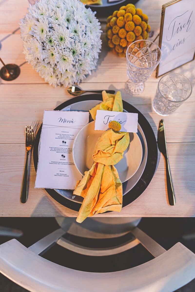Tischdeko Hochzeit gelb
