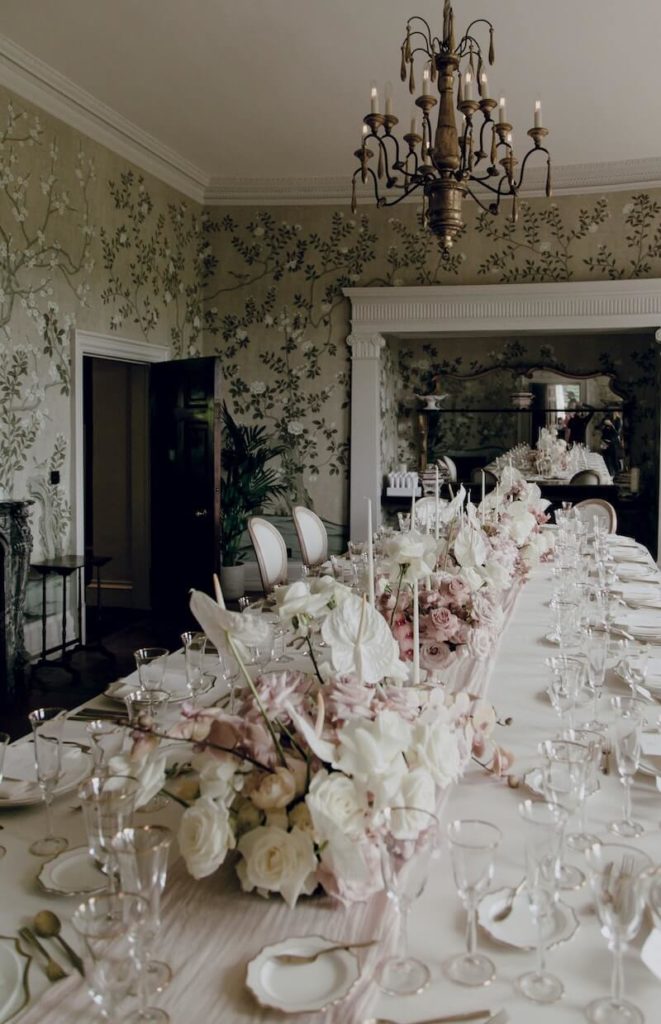 Tischdeko elegant in Rosa und Weiß