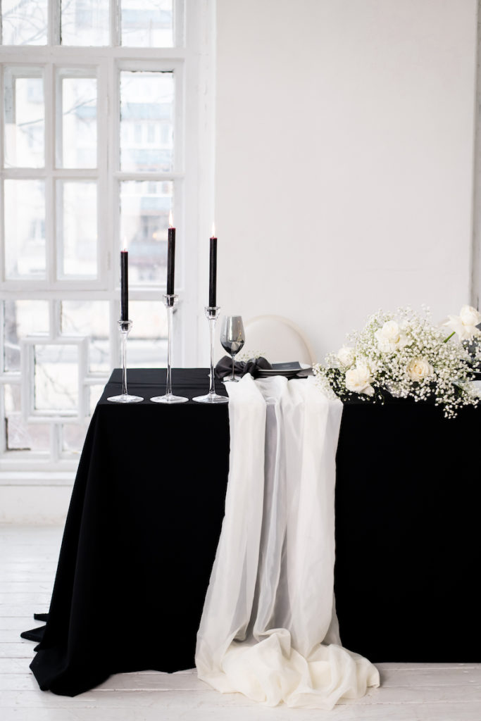 Tischdeko Hochzeit schwarz weiß