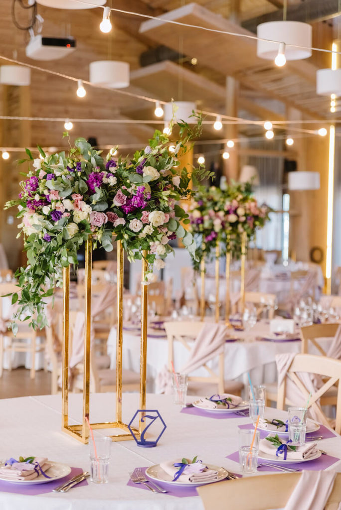 Hochzeitstischdeko elegant lila