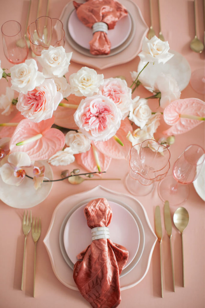 Tischdeko in Rosa und Weiß mit Anthurien