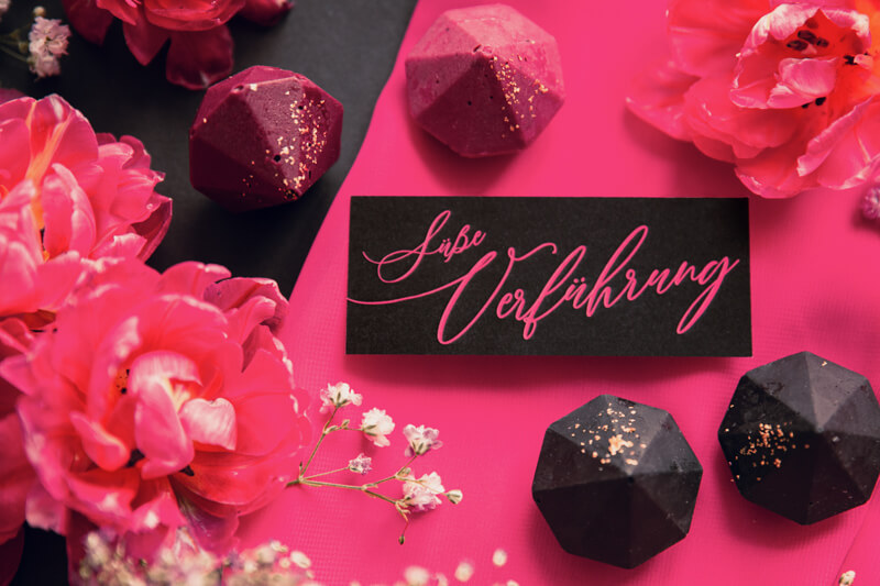 Edgy meets Pink: Rockige Hochzeit - Gastgeschenk Schokolade als Diamant