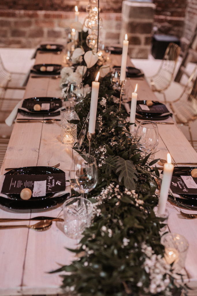 Elegant rustikale Hochzeit - Greenery Tischdeko