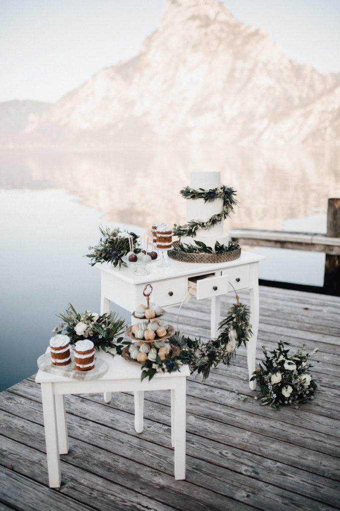 Hochzeit auf einem Schiff - Sweet Table am Steg