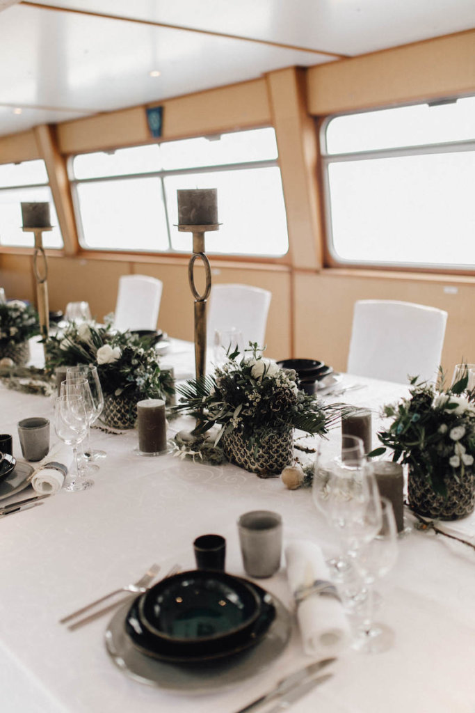 Hochzeit auf einem Schiff - Hochzeitstafel