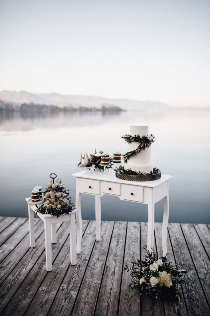 Hochzeit auf einem Schiff - Sweet Table am Steg