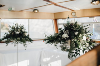 Hochzeit auf einem Schiff - Hochzeitsdeko Greenery