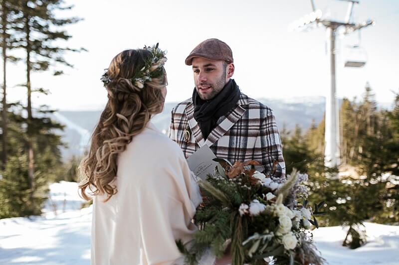 Hochzeit in den Bergen: Ehegelübde im Schnee