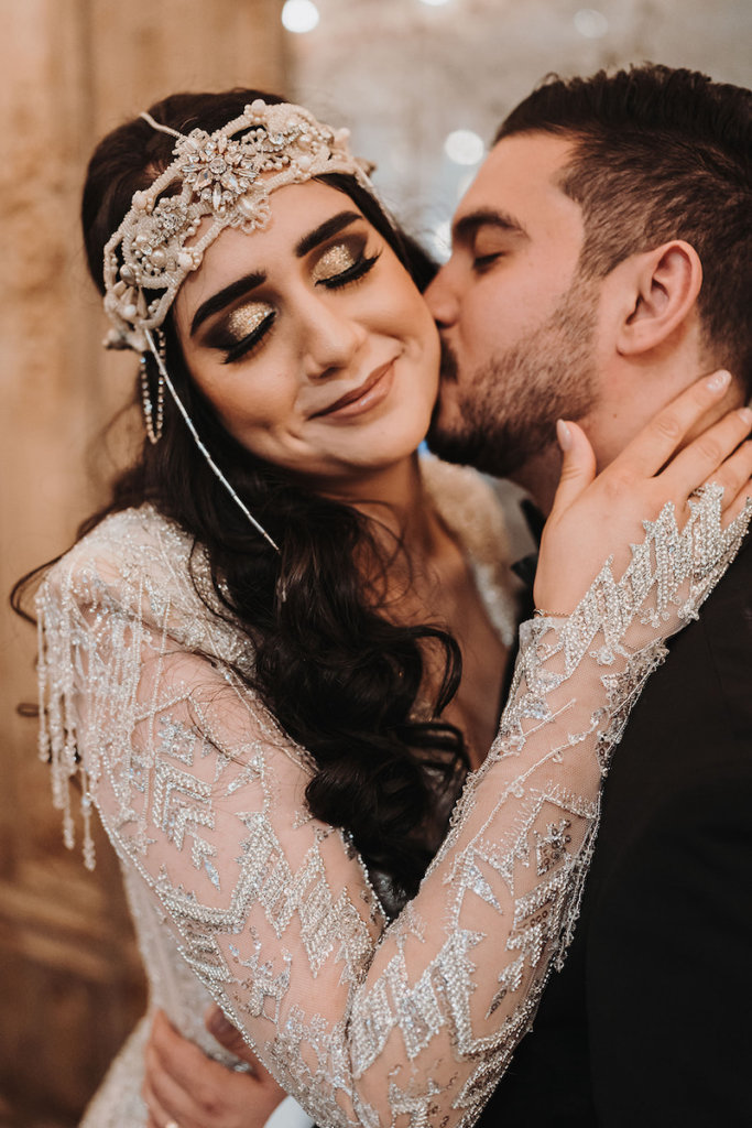 20ies Braut bei orientalischer Hochzeit