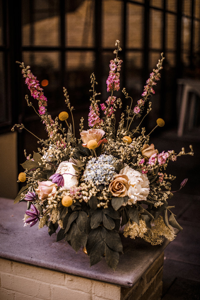 Hochzeit am See mit Vintage-Blumenbouquets