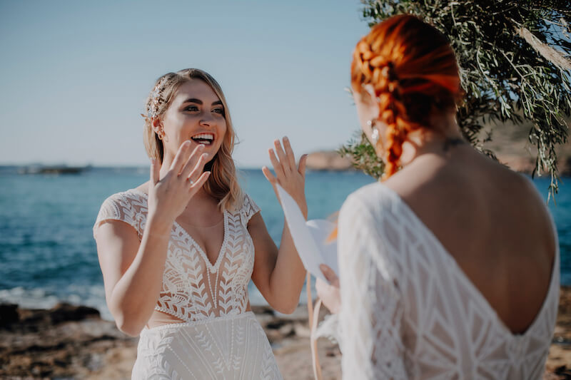Hochzeit auf Ibiza vor dem azurblauen Meer