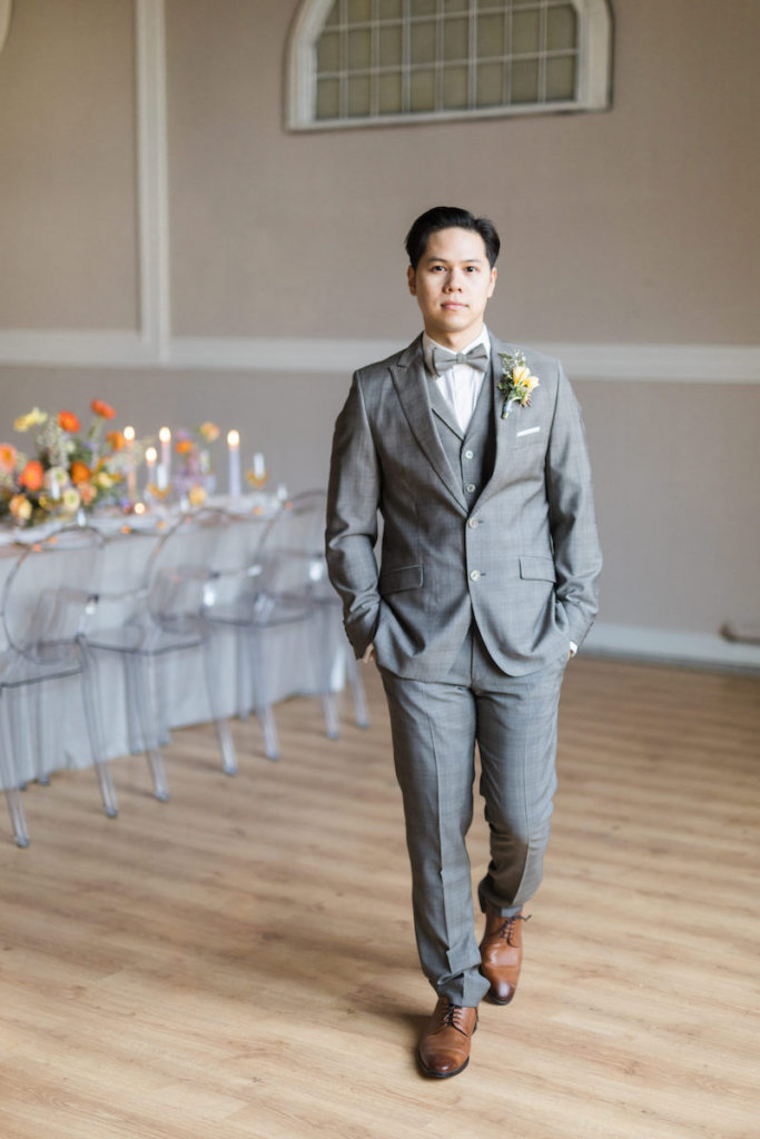 Eleganter Hochzeitsanzug in Grau mit Glanz