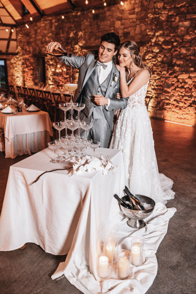 Eleganter Hochzeitsanzug in Grau mit Glanz