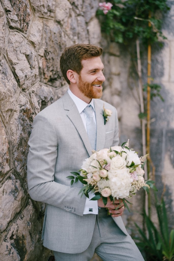 Eleganter Hochzeitsanzug in Grau