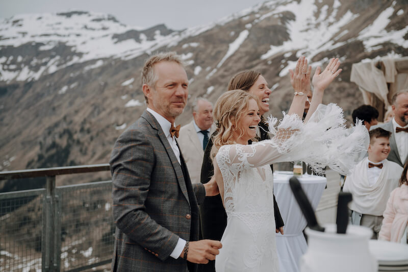 Ski-Hochzeit mit passender Hochzeitstorte