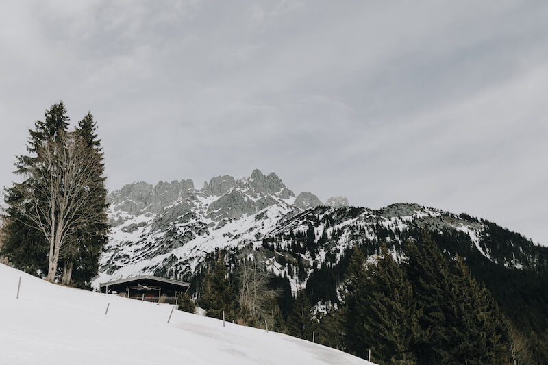 Rustikale Winterhochzeit in den Kitzbühler Alpen