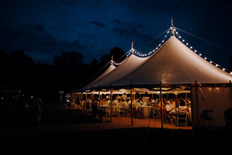 Festival-Hochzeit bei Nacht