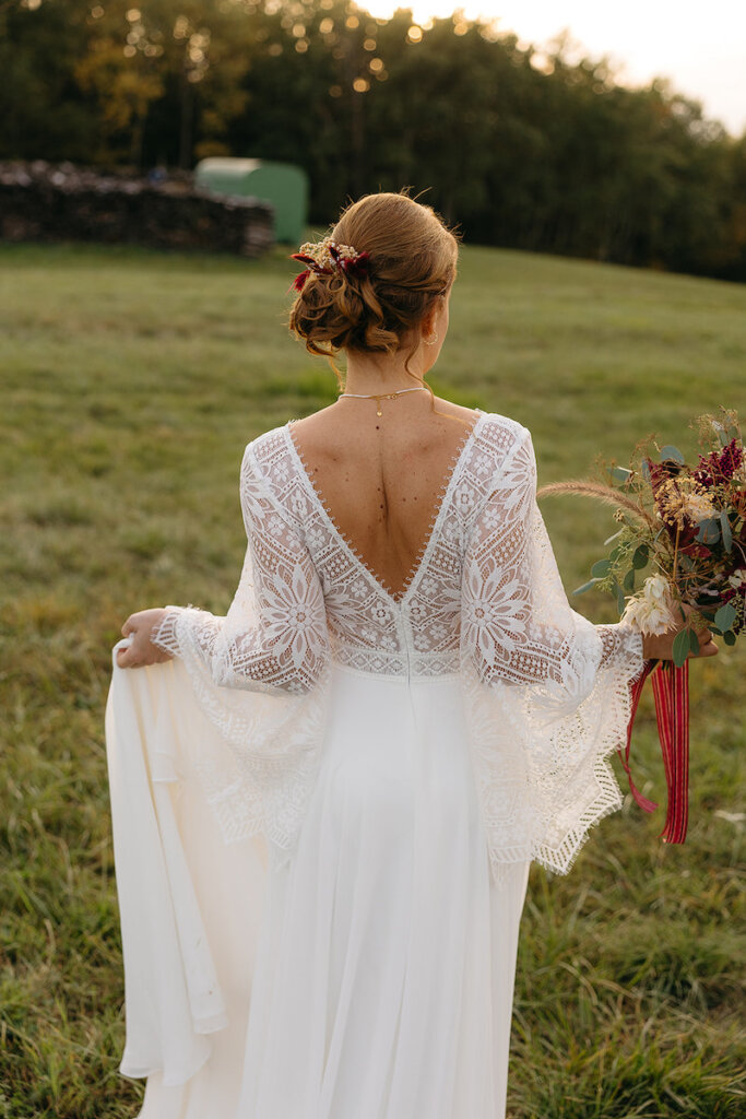 Boho-Brautkleid mit wunderschönem Rückenausschnitt