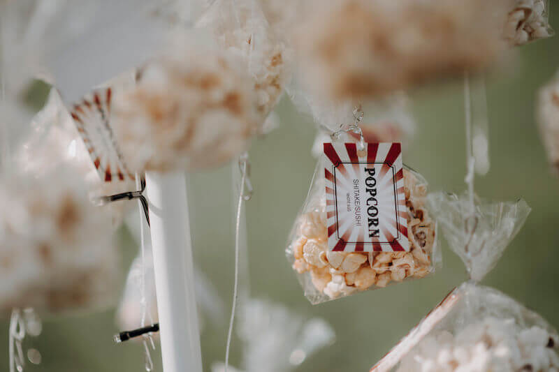 Popcorn-Schirmchen für die Hochzeit