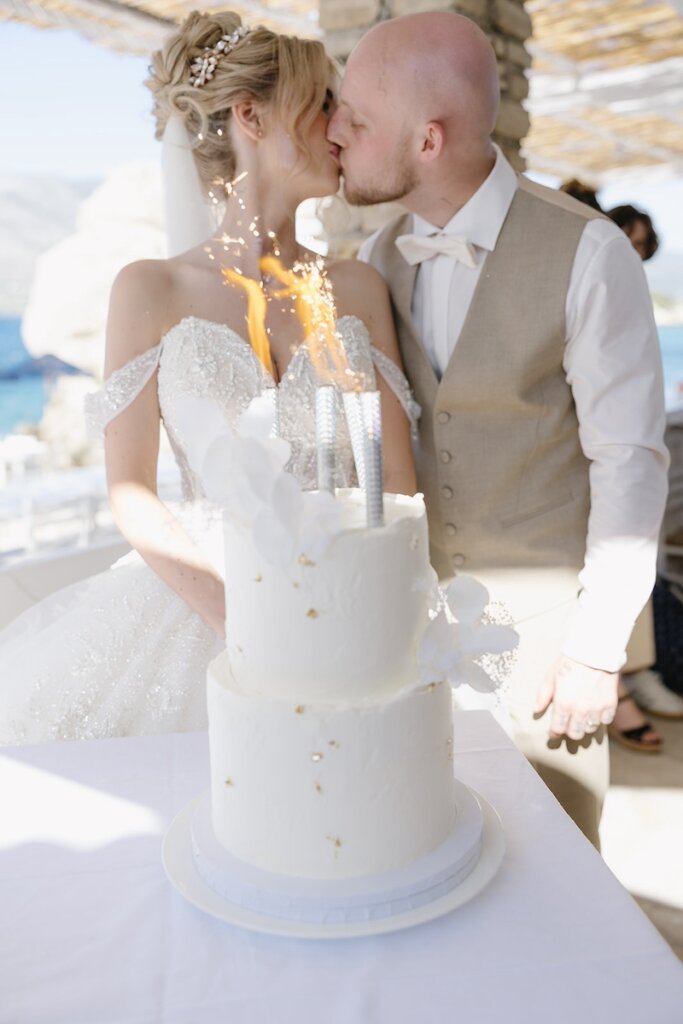 Hochzeitstorte für eine Hochzeit am Meer