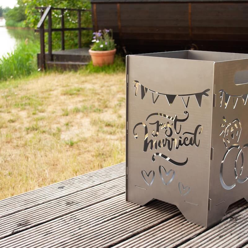 Feuertonne Just Married