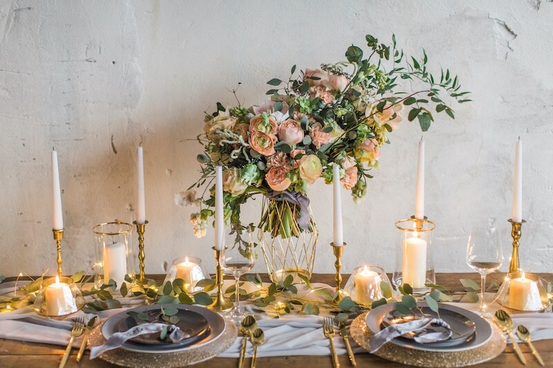 Hochzeitsbudget schonen mit schlichter Deko