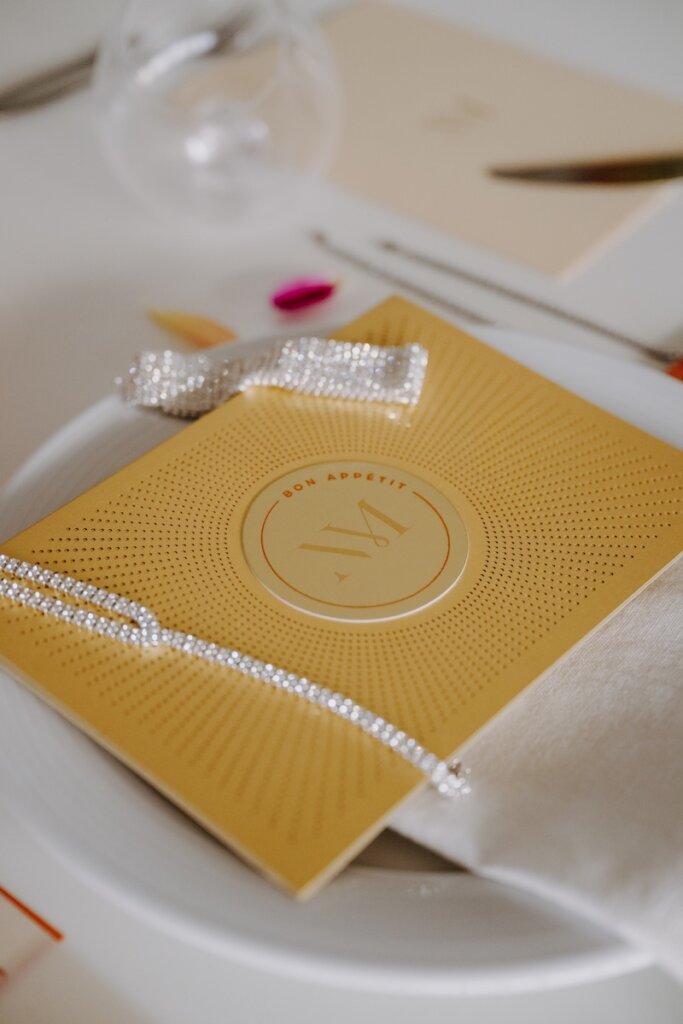 Strahlende, minimalistische Hochzeitspapeterie