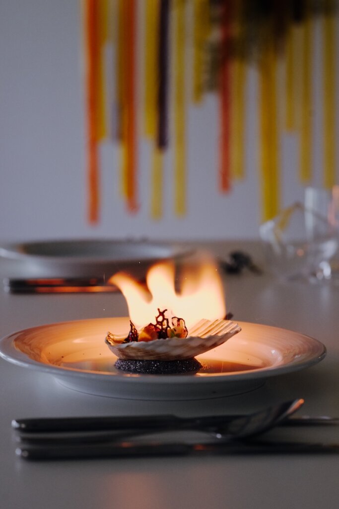 Hochzeit am See mit effektvollem Dinner